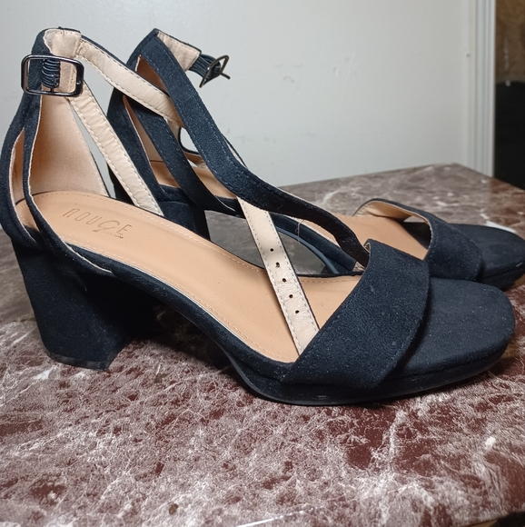Rouge Helium Black Suede sandal size 8 Chunky Heels - Picture 4 of 11